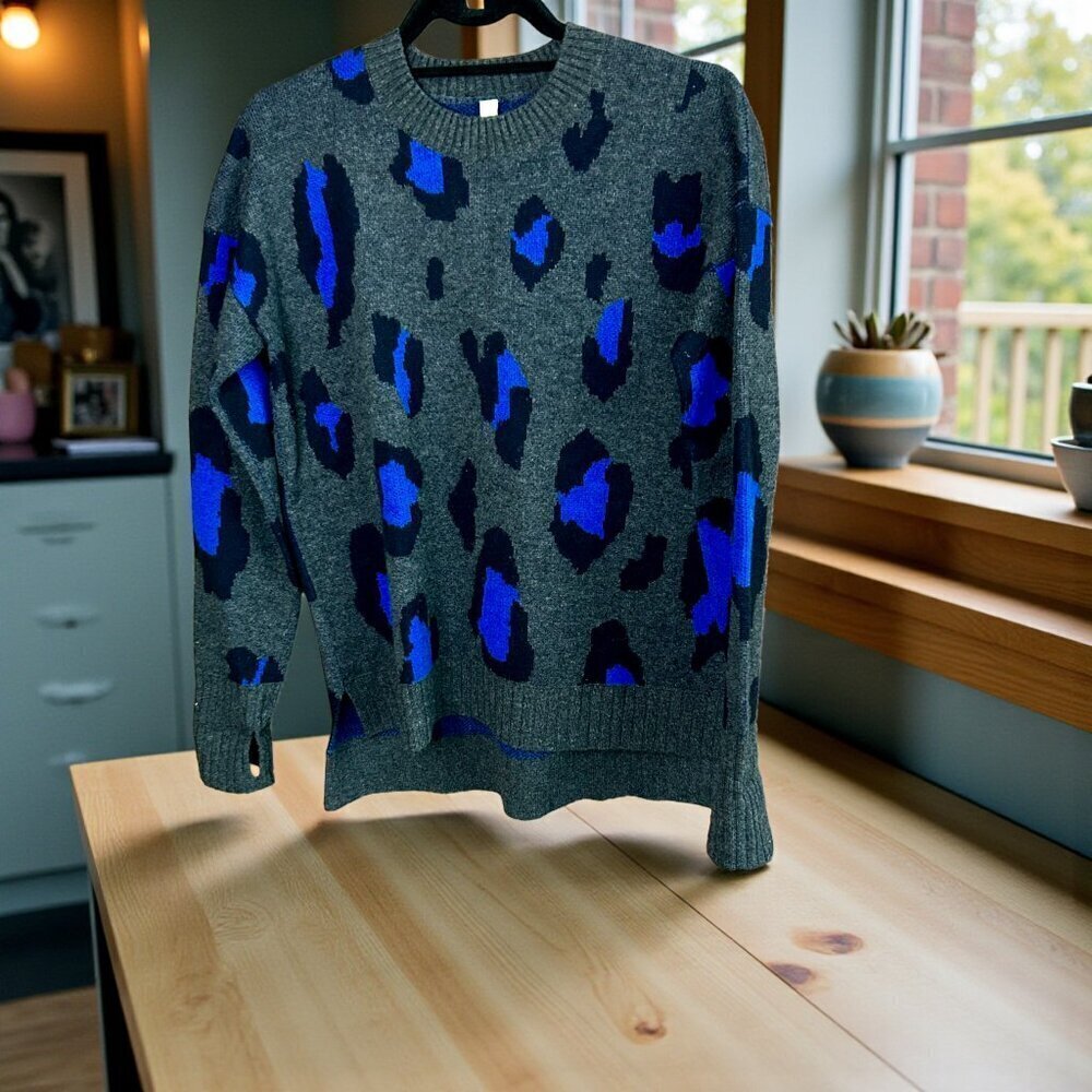 Athleta Cashmere Wool Blend Gray Leopard Print Casual Sweater Size Small